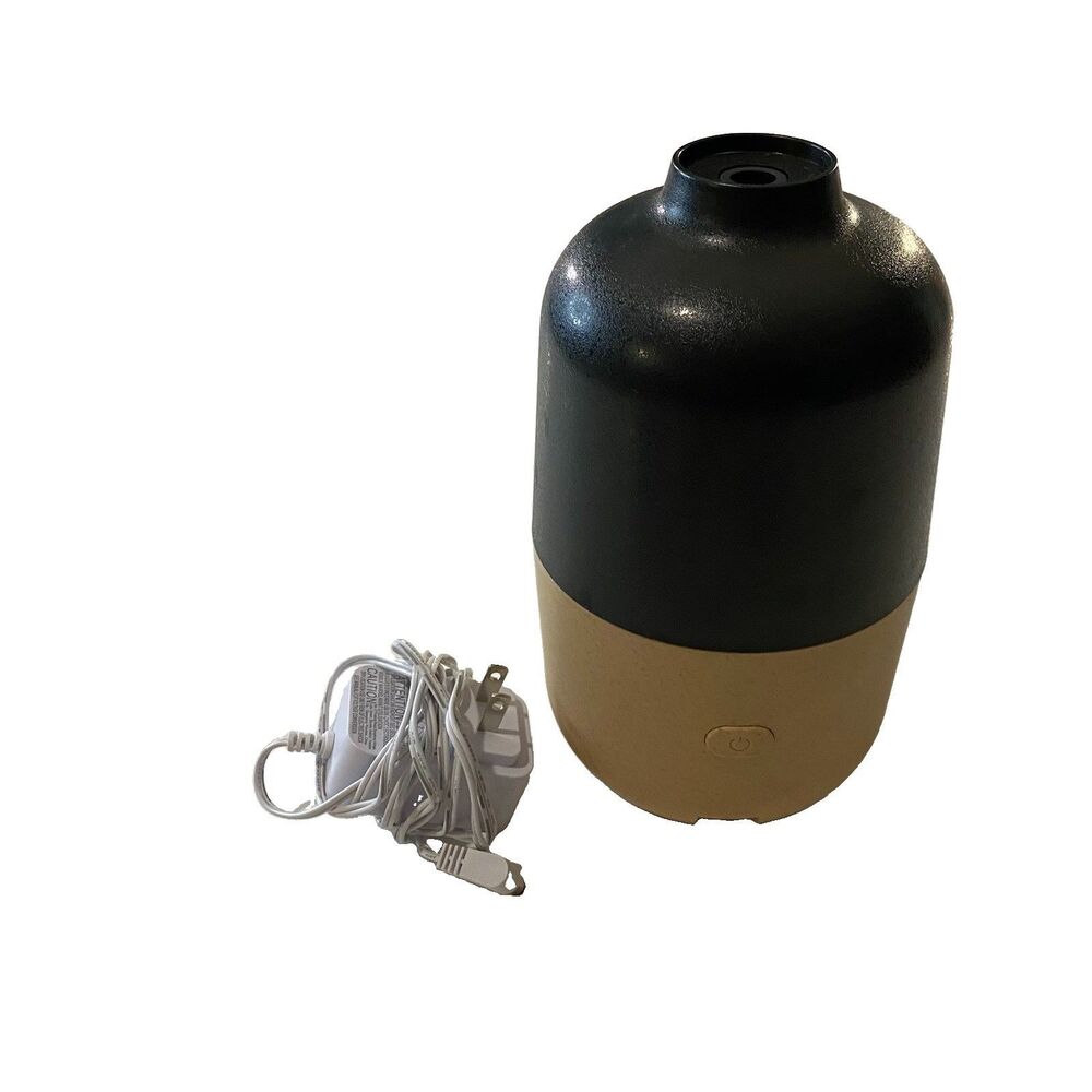 Threshold Essential Oil Diffuser Model P62-M Black Tan with Power Adapter sent
